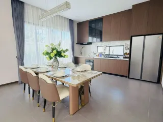 Villa en venta de 4 habitaciones en Bang Lamung, Chonburi