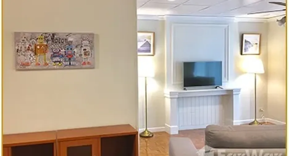 For rent 2 bedrooms apartment in Watthana, Bangkok