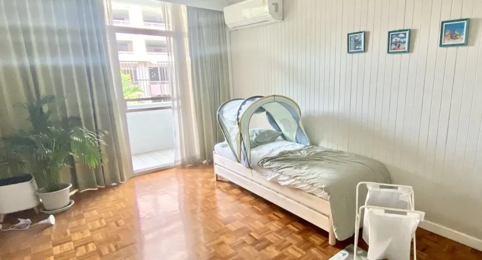 For rent 4 bedrooms apartment in Watthana, Bangkok
