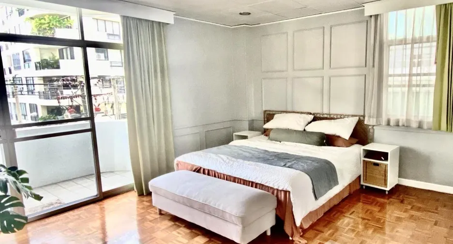 For rent 4 bedrooms apartment in Watthana, Bangkok