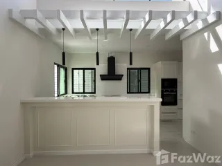 Haus zur Miete mit 4 Zimmer in Mueang Phuket, Phuket