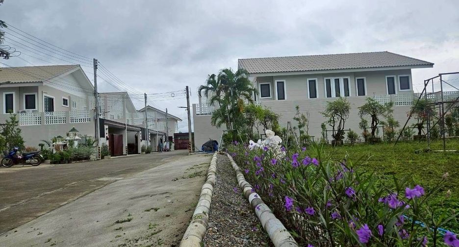Продажа 3 спальни таунхаус в Сан Кампаенг, Чианг Маи
