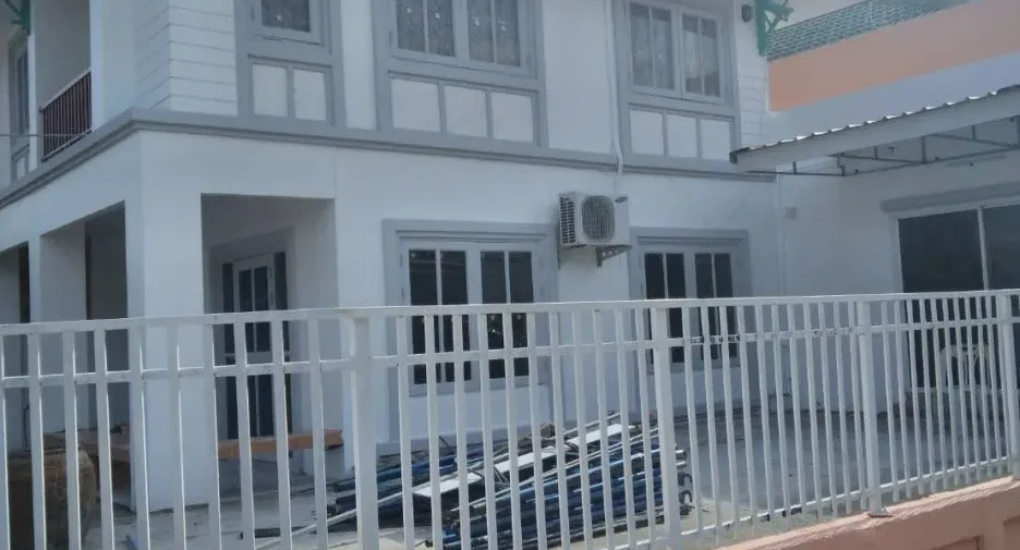 Продажа и аренда 3 спальни дом в Sai Noi, Нонтабури