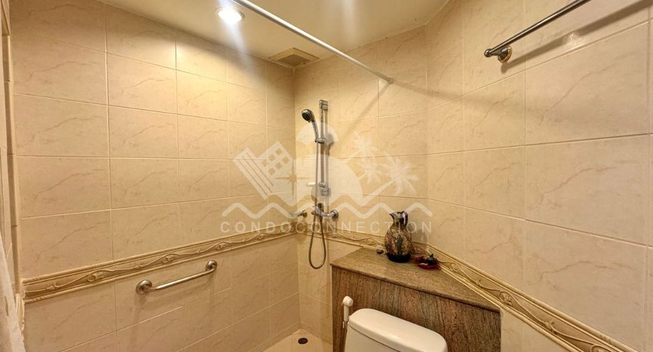 For sale 2 bedrooms condo in North Pattaya, Pattaya