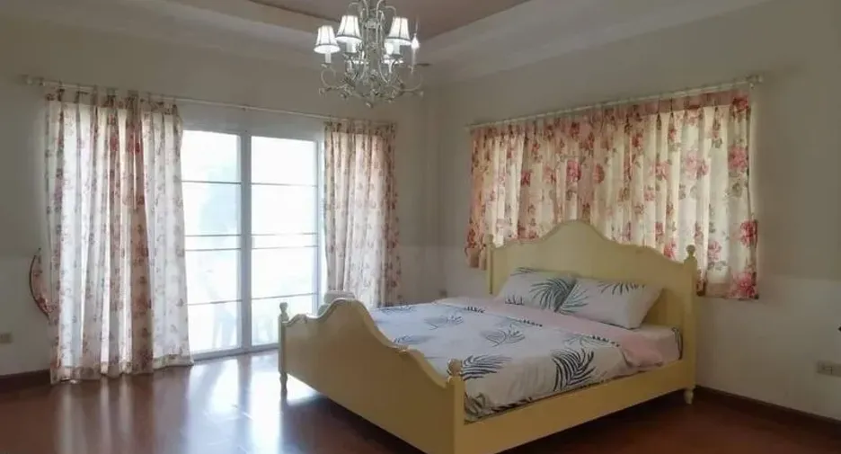 出租 6 卧室 独立屋 在 Mueang Chiang Mai, Chiang Mai