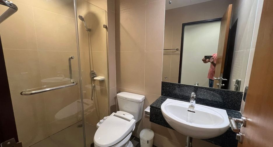 For sale and for rent 2 bedrooms condo in Watthana, Bangkok