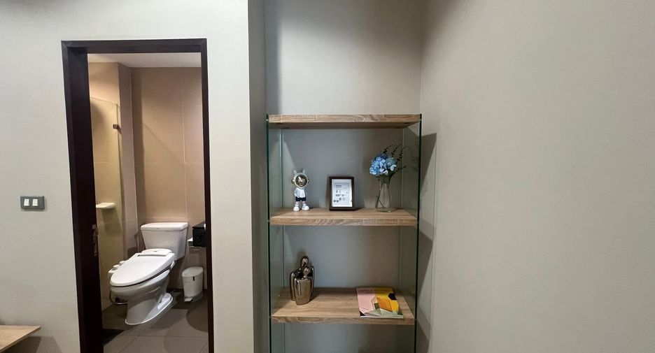 For sale and for rent 2 bedrooms condo in Watthana, Bangkok
