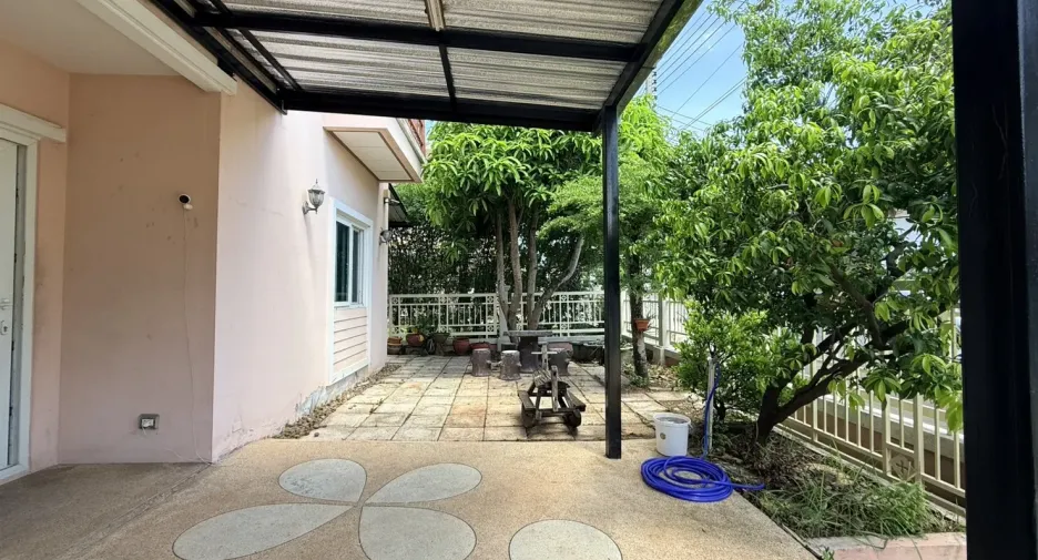 出租 3 卧室 独立屋 在 Lam Luk Ka, Pathum Thani