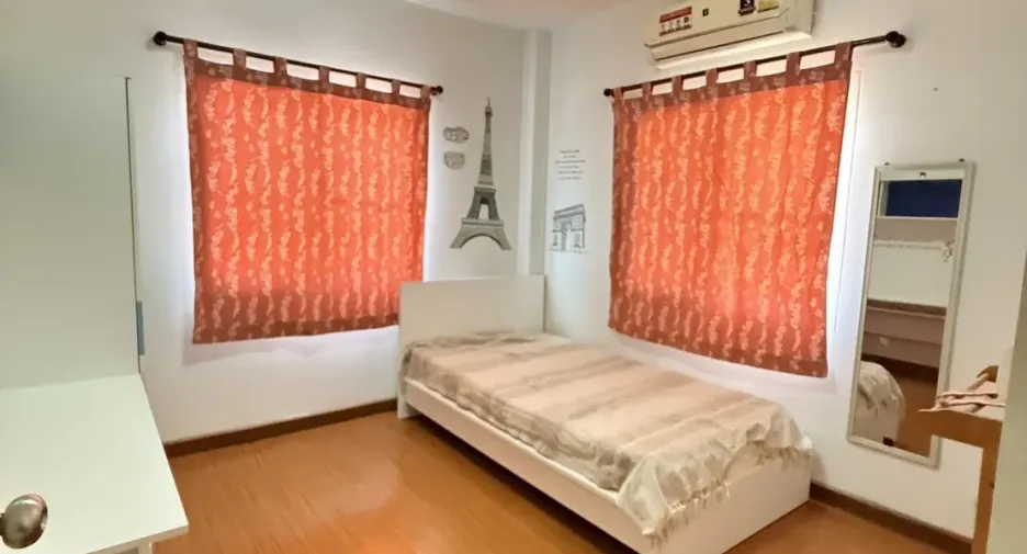 出租 3 卧室 独立屋 在 Lam Luk Ka, Pathum Thani