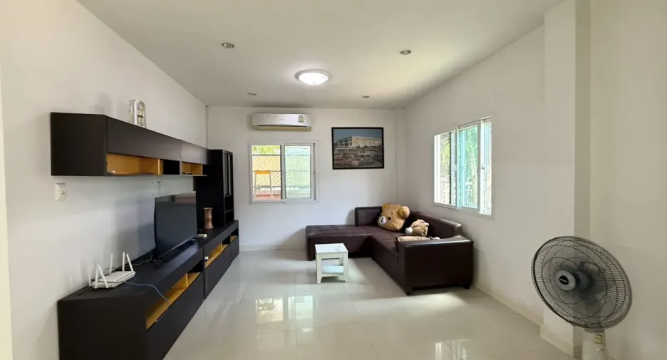 出租 3 卧室 独立屋 在 Lam Luk Ka, Pathum Thani