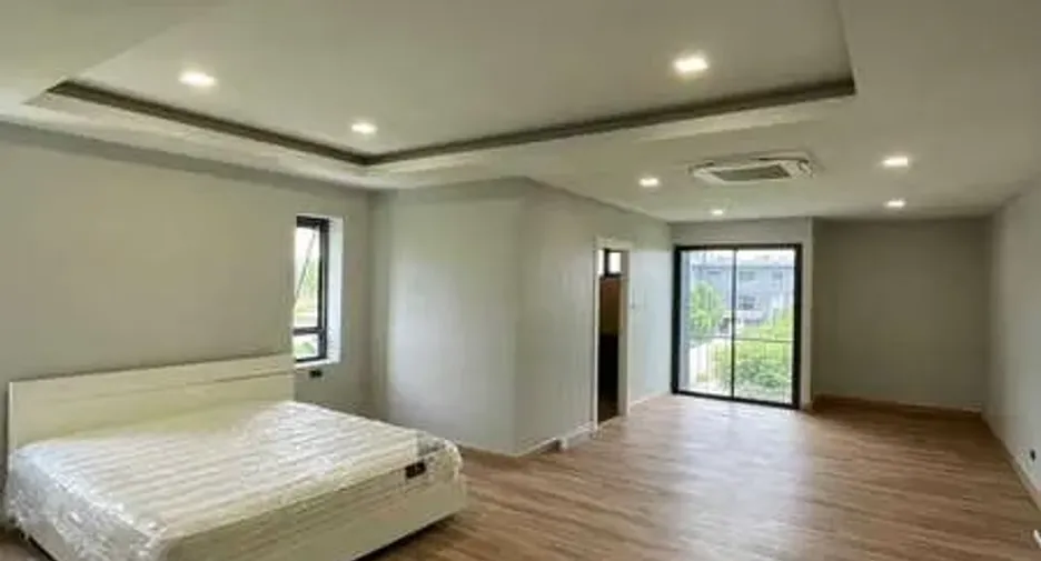 Büro zur Miete mit 3 Zimmer in Khan Na Yao, Bangkok