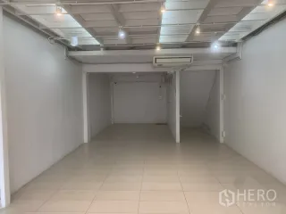 Gewerbefläche zur Miete in Yan Nawa, Bangkok