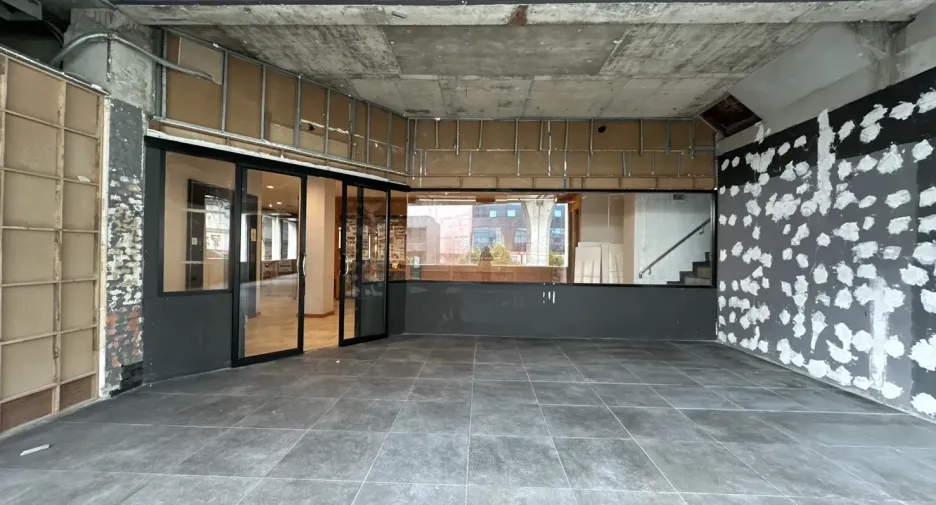 For rent retail Space in Watthana, Bangkok