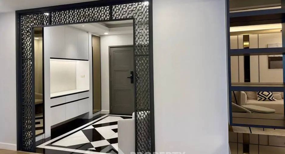 For sale 4 bedrooms condo in Khlong Toei, Bangkok