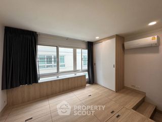 Condo en venta de 2 habitaciones en Yan Nawa, Bangkok