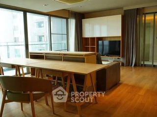 Condo en venta de 3 habitaciones en Yan Nawa, Bangkok