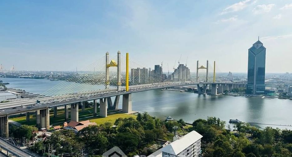 Condo en venta de 3 habitaciones en Yan Nawa, Bangkok