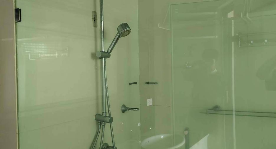 For rent 2 bedrooms condo in Pathum Wan, Bangkok