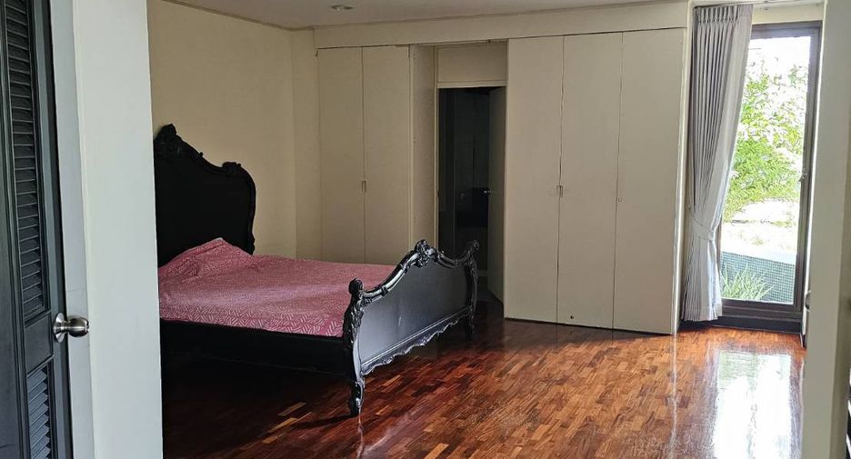 For sale 3 bedrooms condo in Thon Buri, Bangkok