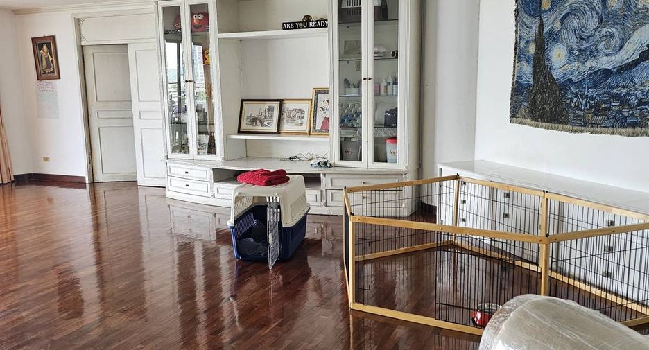 For sale 3 bedrooms condo in Thon Buri, Bangkok