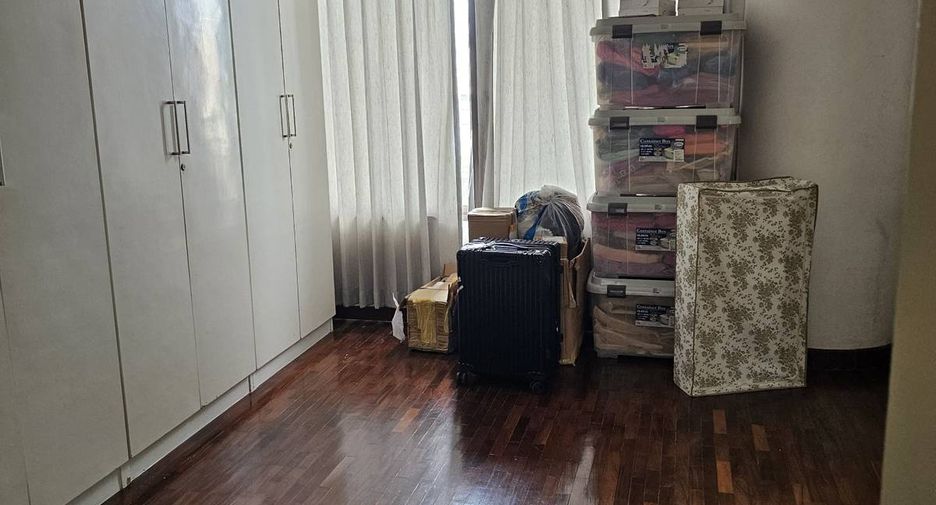 For sale 3 bedrooms condo in Thon Buri, Bangkok