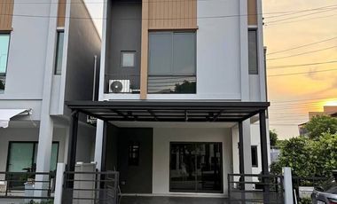 Casa en venta de 2 habitaciones en Thung Khru, Bangkok