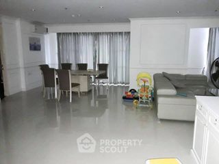 Condo en venta de 2 habitaciones en Yan Nawa, Bangkok