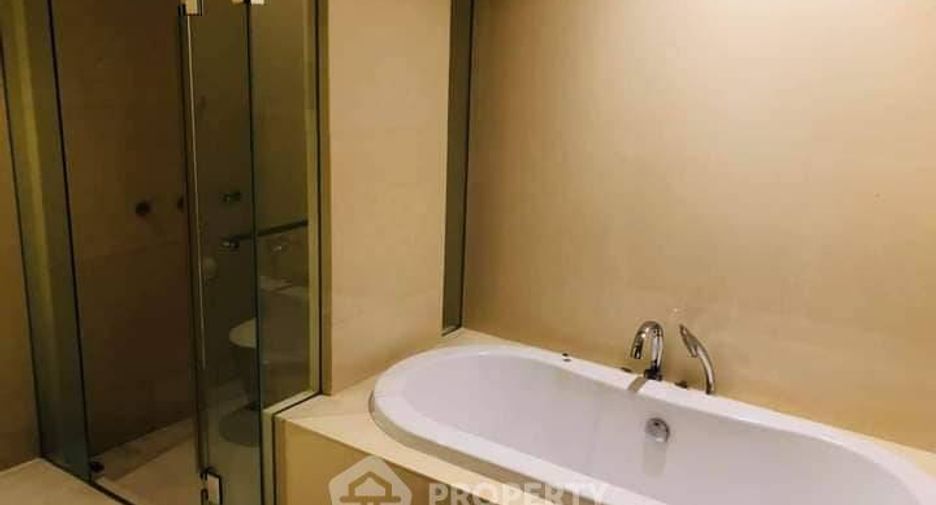 For sale 2 bedrooms condo in Khlong Toei, Bangkok