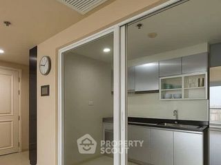 For sale 3 bedrooms condo in Huai Khwang, Bangkok