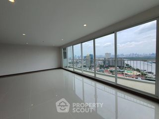 Condo en venta de 4 habitaciones en Yan Nawa, Bangkok
