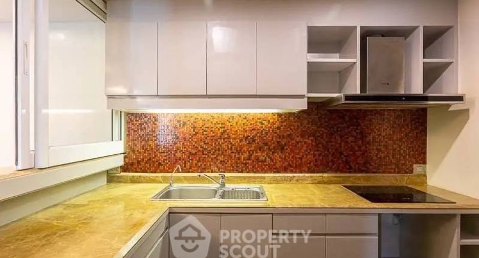 For sale 3 bedrooms condo in Yan Nawa, Bangkok