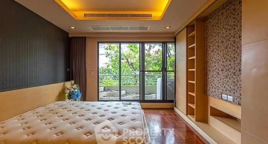 For sale 3 bedrooms condo in Yan Nawa, Bangkok