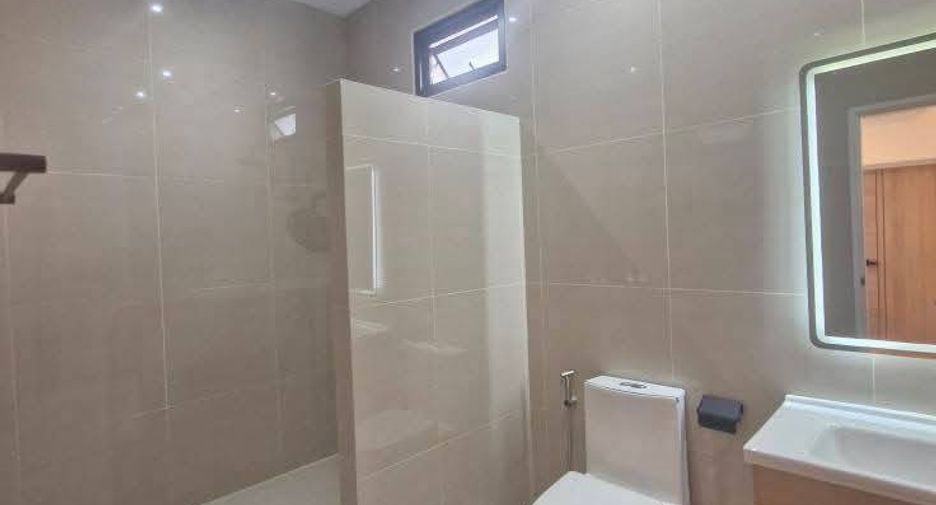 For sale 5 bedrooms villa in Huay Yai, Pattaya