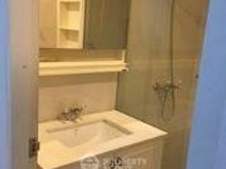 Продажа 1 кровать кондо в Патхум Щан, Бангкок