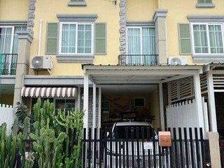 For sale 4 bedrooms townhouse in Prawet, Bangkok