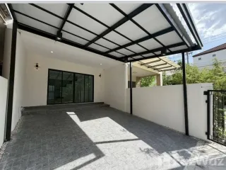 For sale 4 bedrooms townhouse in Bang Khen, Bangkok