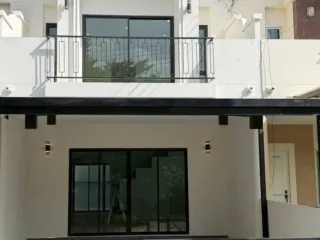 For sale 4 bedrooms townhouse in Bang Khen, Bangkok