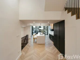 For rent 5 bedrooms townhouse in Watthana, Bangkok