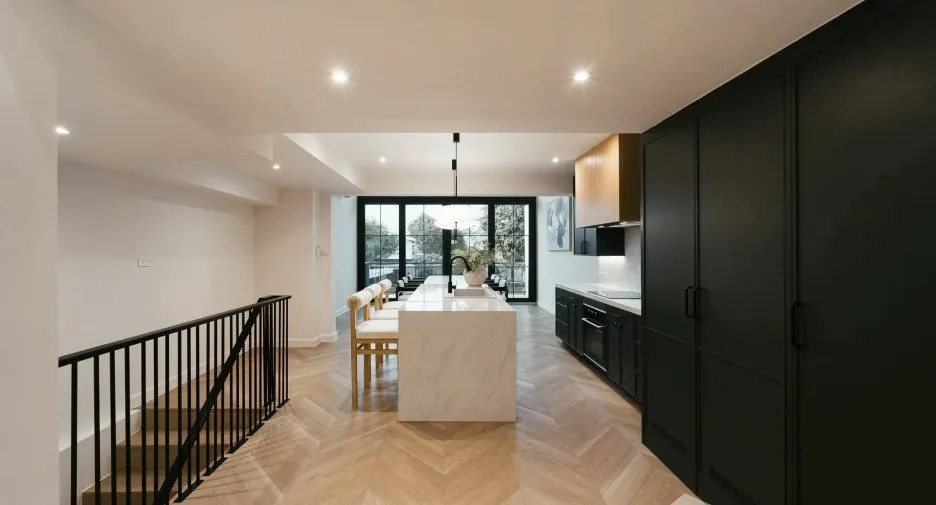 For rent 5 bedrooms townhouse in Watthana, Bangkok
