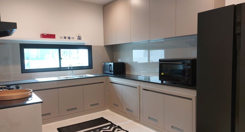 Casa en alquiler de 4 habitaciones en Mueang Phuket, Phuket