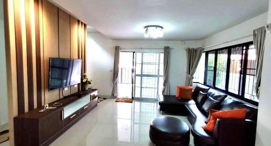 À louer 3 chambres maison à East Pattaya, Pattaya