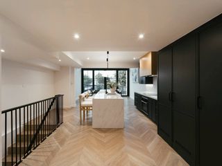 For rent 5 bedrooms townhouse in Watthana, Bangkok