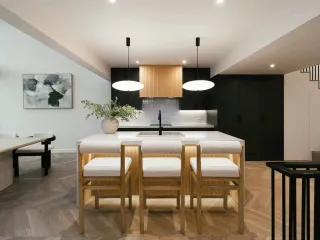 For rent 5 bedrooms townhouse in Watthana, Bangkok