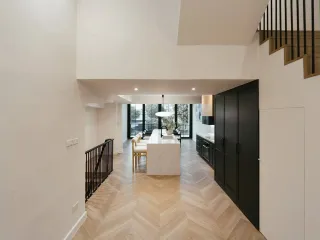 For rent 5 bedrooms townhouse in Watthana, Bangkok