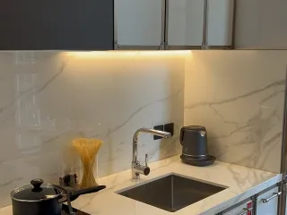 Wohnung zur Miete mit Studio in Khlong Toei, Bangkok