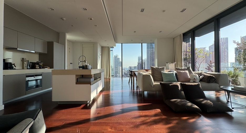 For sale 2 bedrooms condo in Khlong Toei, Bangkok