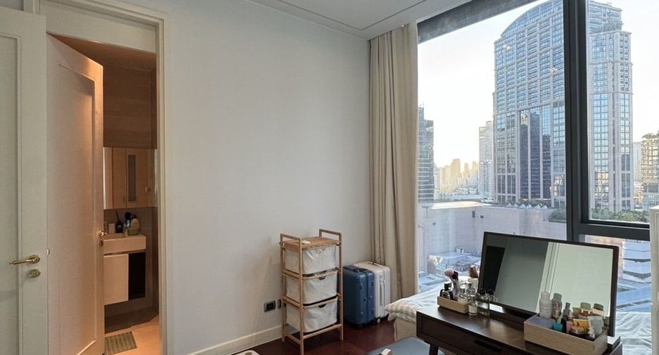 For sale 2 bedrooms condo in Khlong Toei, Bangkok
