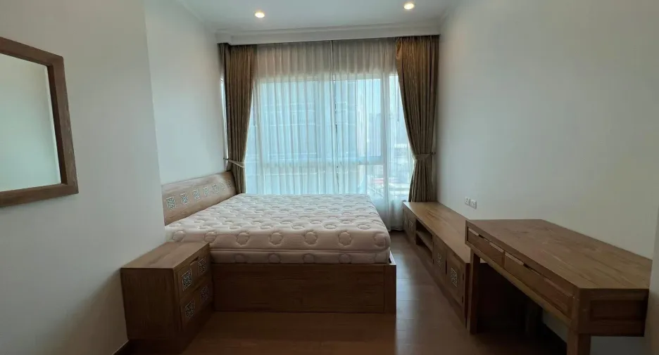 For rent 2 bedrooms condo in Ratchathewi, Bangkok