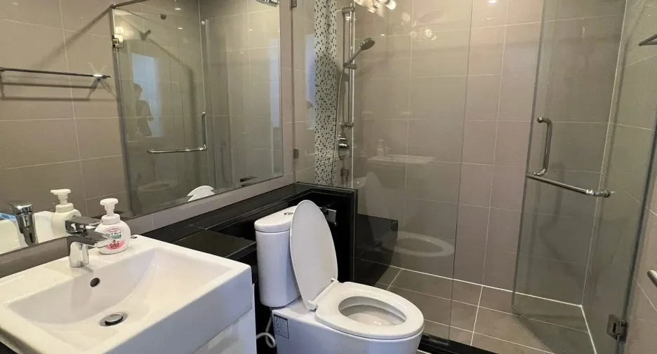 For rent 2 bedrooms condo in Ratchathewi, Bangkok