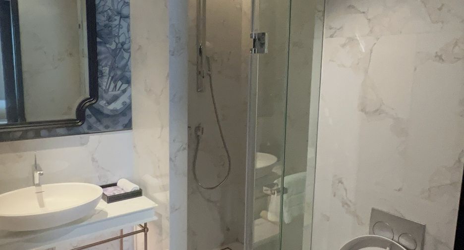 Condo en alquiler de 2 habitaciones en Khlong Toei, Bangkok